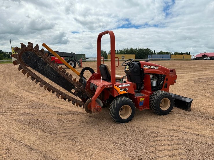2017-ditch-witch-rt45-image-4