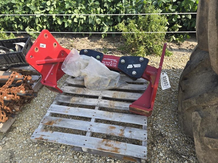 #3892-•-case-ih-steiger-weight-bracket-image-1