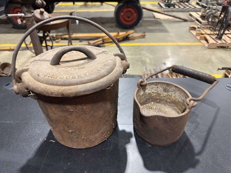 cast-iron-pots-image-1