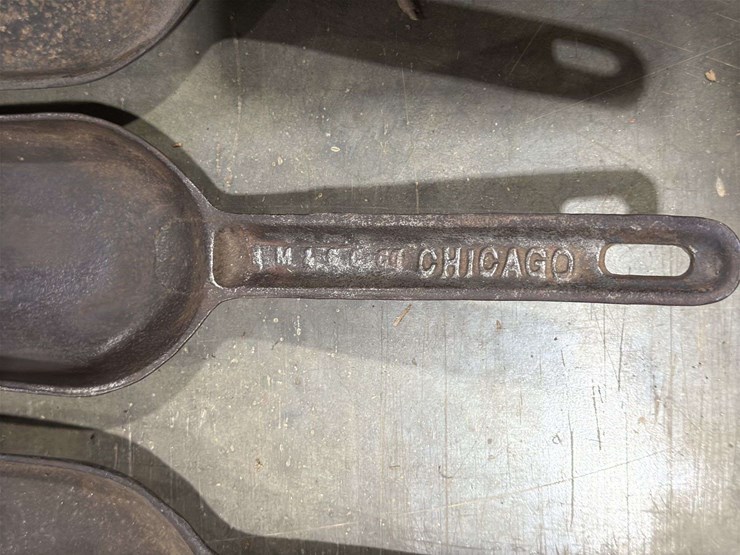 cast-iron-train-caboose-coal-shovels-image-3