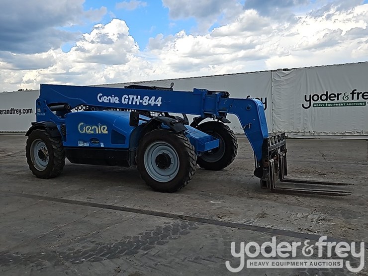 2019-genie-gth844-image-5