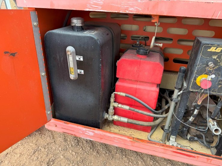 2000-jlg-260mrt-image-26