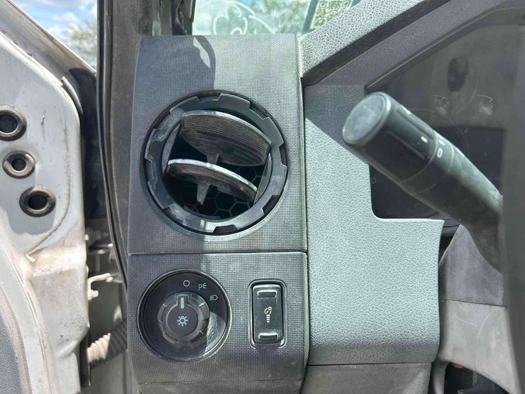 2011-ford-f350-image-18