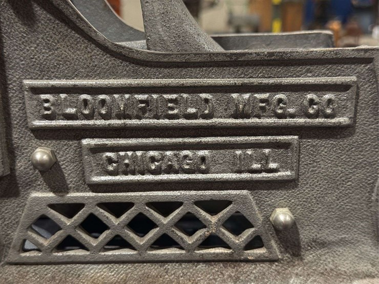 bloomfield-cast-iron-french-fry-cutter.-image-4