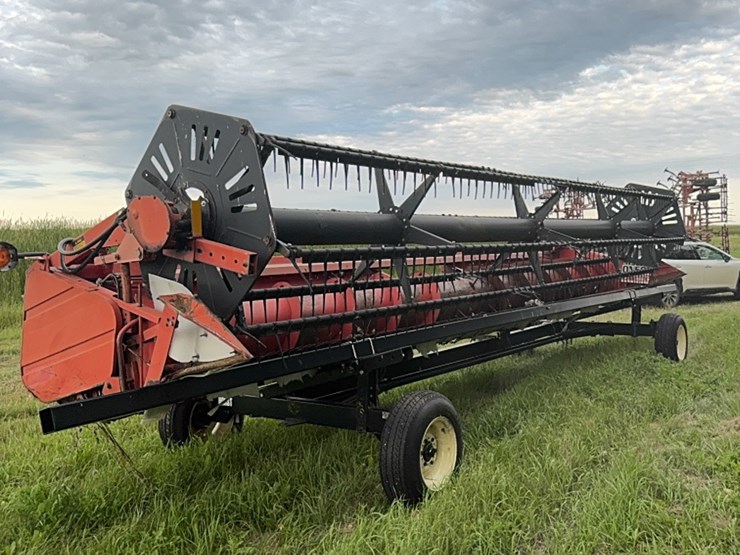 24’-massey-ferguson-soybean-header-image-3