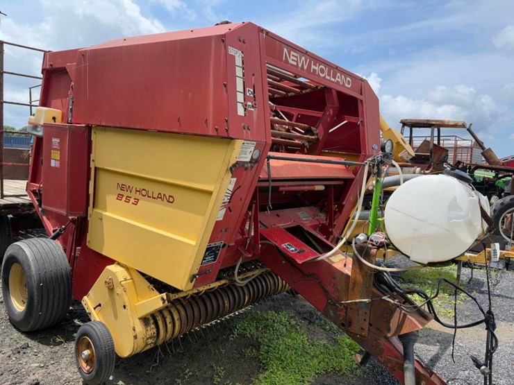 new-holland-853-image-8