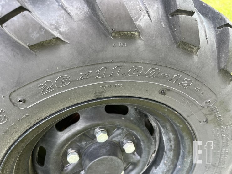 2011-john-deere-gator-xuv-825i-image-2