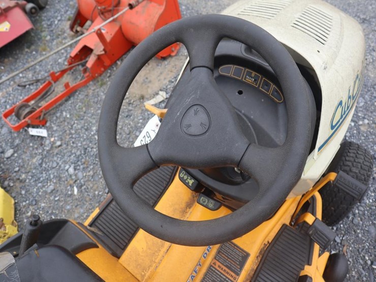 cub-cadet-riding-mower-image-17