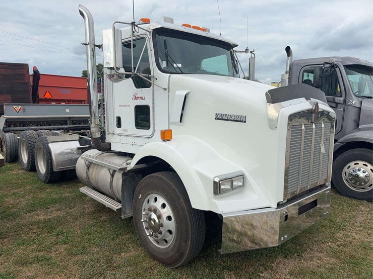 2003-kenworth-t800-image-2