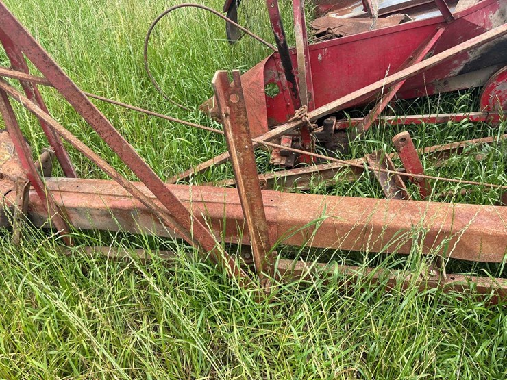 massey-harris-clipper-combine-image-19
