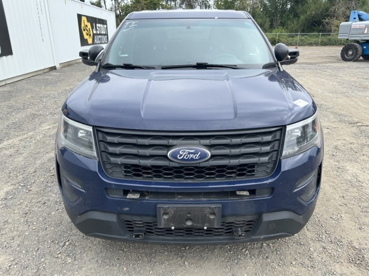 2017-ford-explorer-image-8
