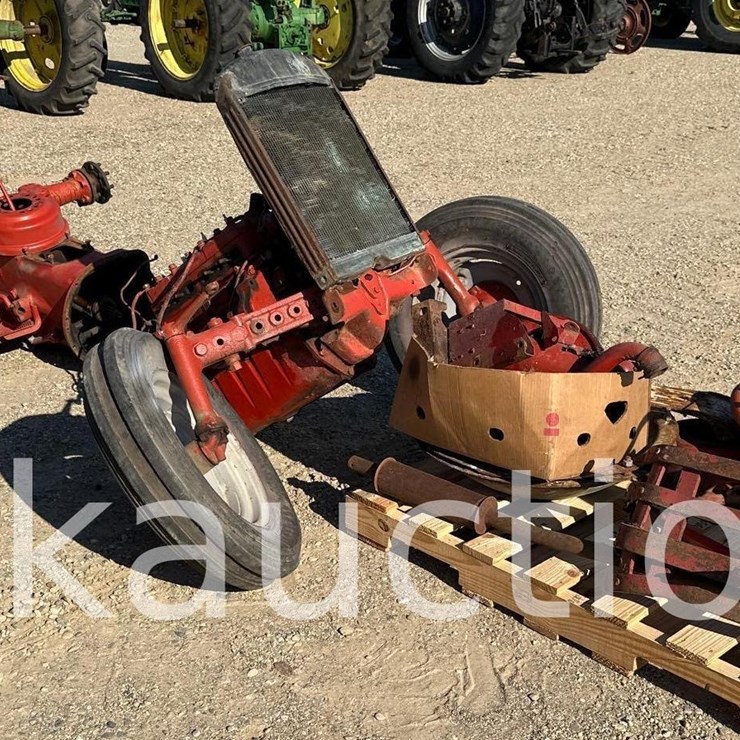 2105 FORD 8N