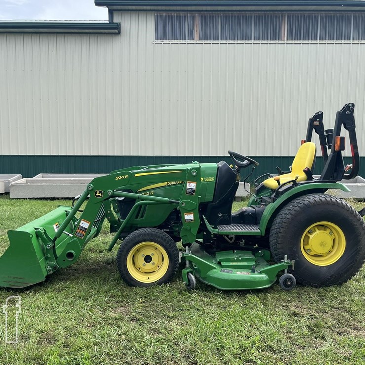 2013 JOHN DEERE 2032R