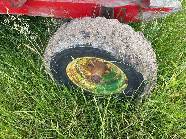 heider-gravity-box-and-john-deere-running-gear-image-40