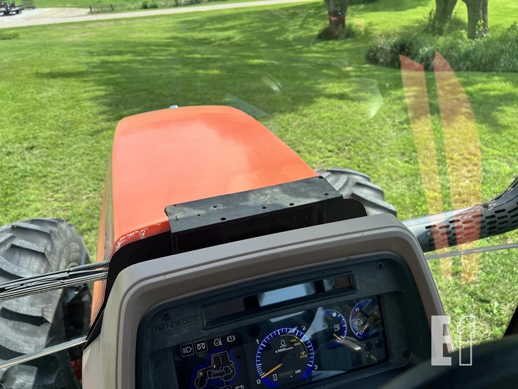 2005-kubota-m125x-image-52