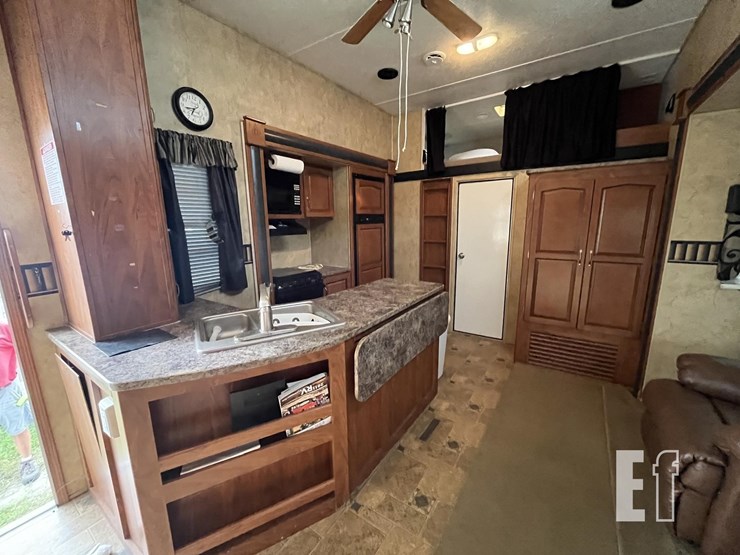 2008-keystone-rv-co-raptor-3712ts-image-28
