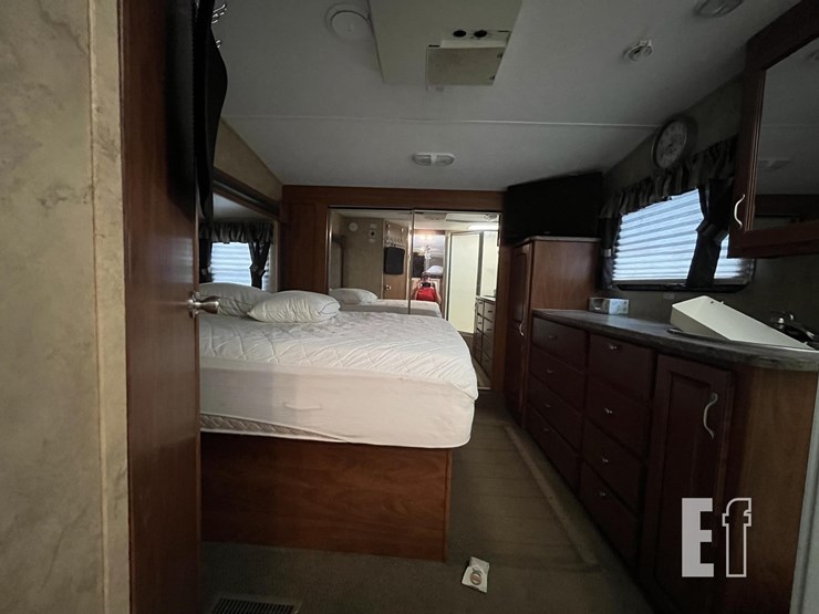 2008-keystone-rv-co-raptor-3712ts-image-33