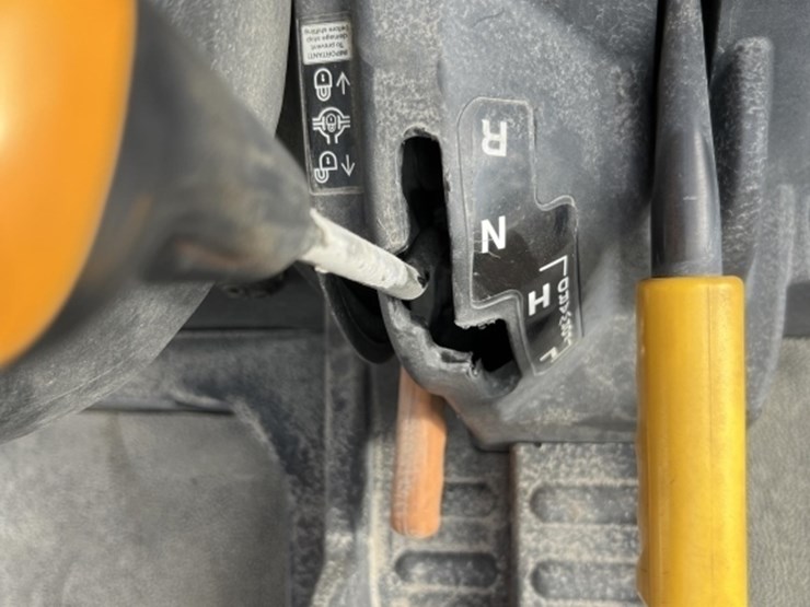 john-deere-gator-image-25