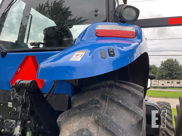 2013-new-holland-t8.330-image-38