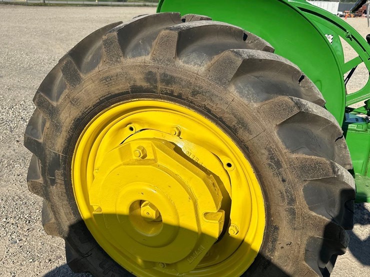 john-deere-330-image-13