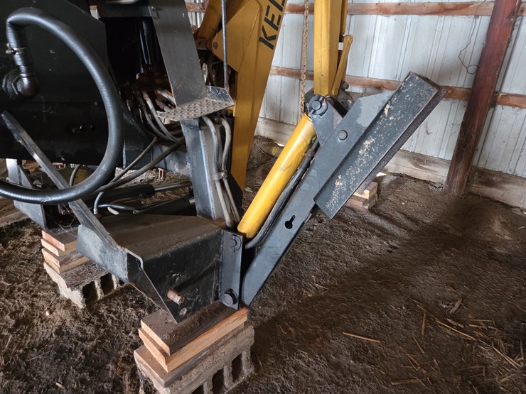 kelley-b70-3pt-backhoe-image-5
