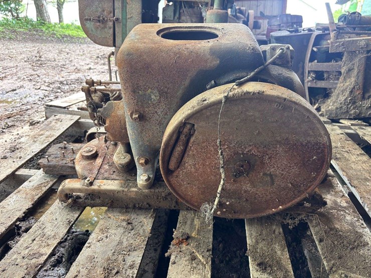 1-1/2---2-1/2-hp-international-harvester-la-engine-image-3