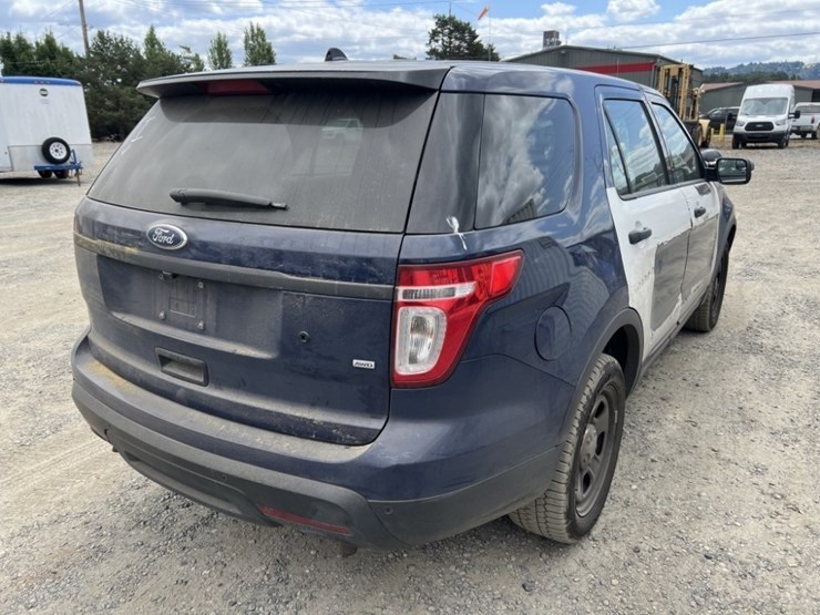 2015-ford-explorer-image-4
