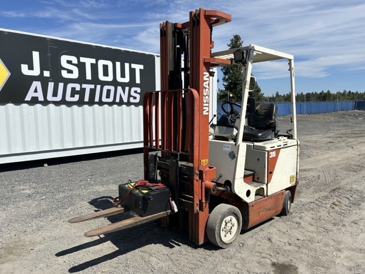 nissan-es35-forklift-image-1