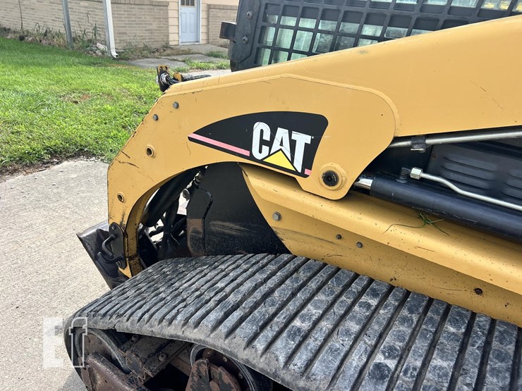 2004-caterpillar-277b-image-17
