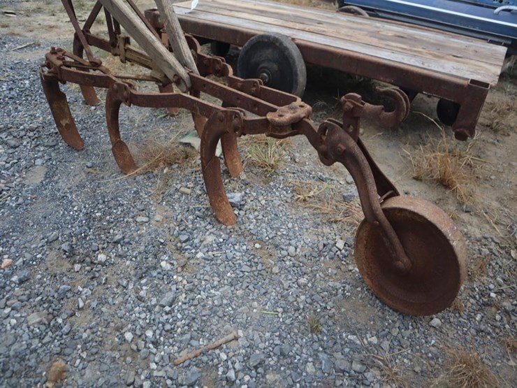 horse-drawn-cultivator-image-3