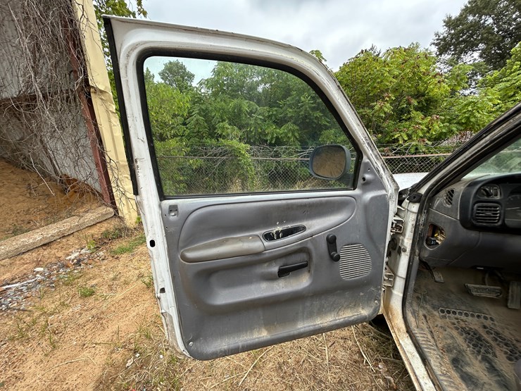 2001-dodge-ram-1500-image-21