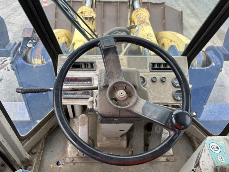 kobelco-lk1150-ii-wheel-loader-image-13
