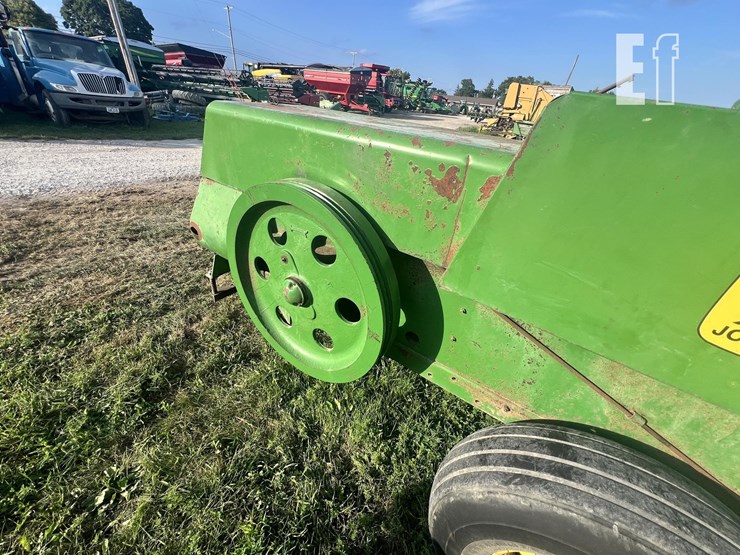 john-deere-336-image-10