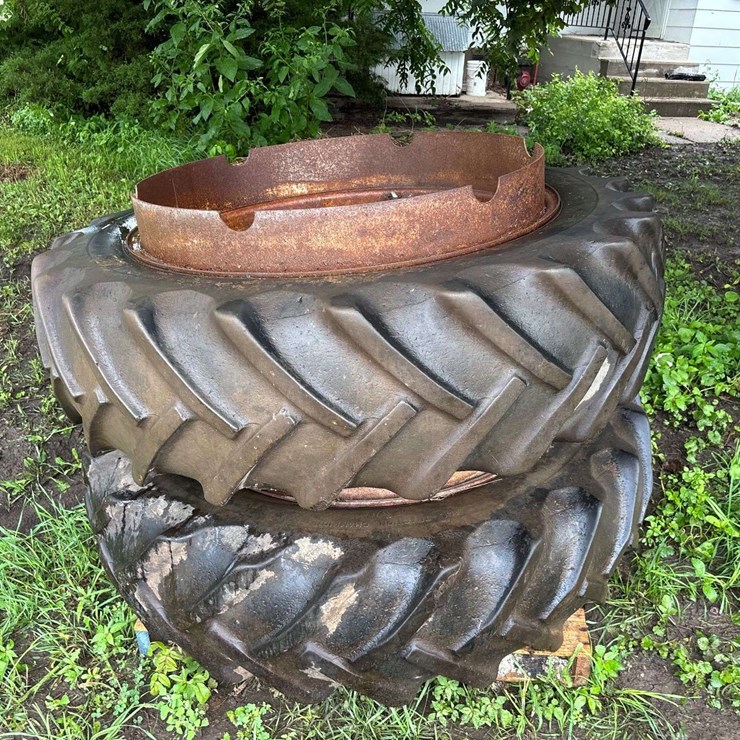 (2) 15.50-38 Firestone Clamp On Duals