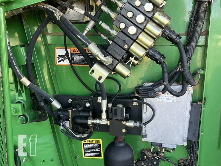 2005-john-deere-9560-sts-image-24