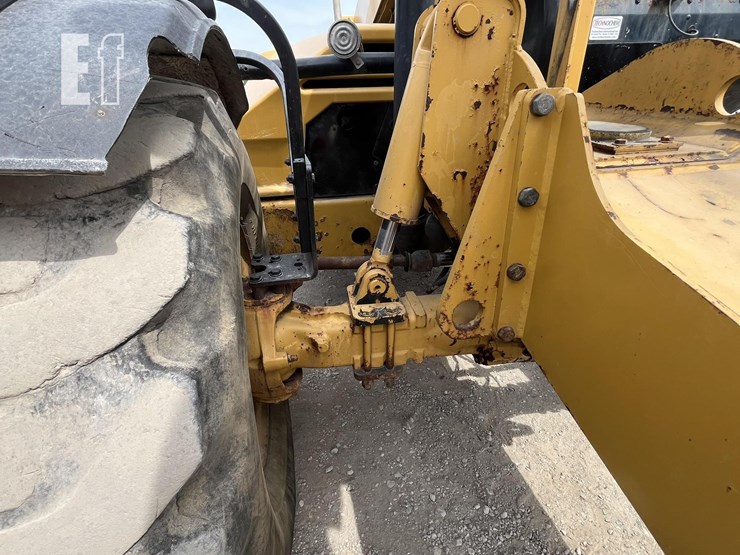 2002-caterpillar-th83-image-32