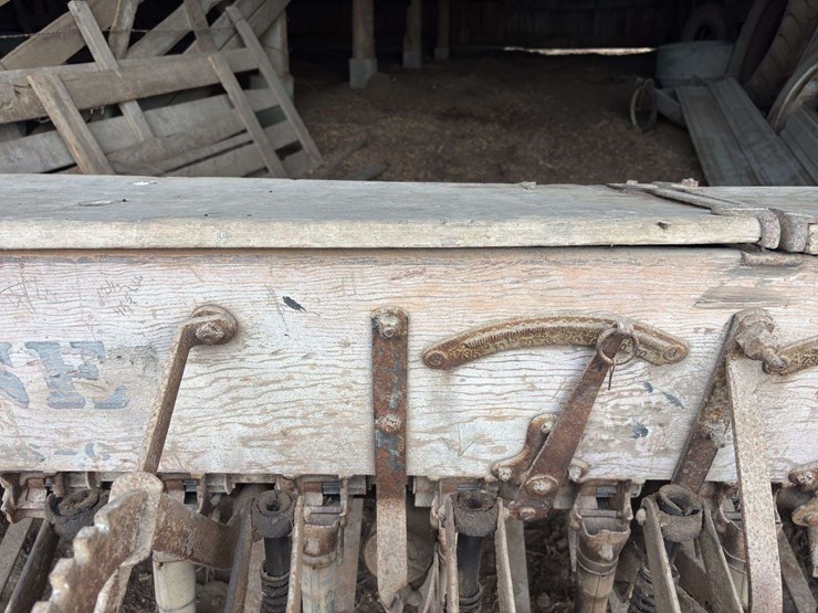 moline-8’-grain-drill-image-20