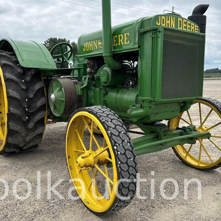 JOHN DEERE D