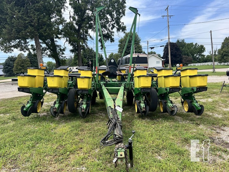 1994-john-deere-7200-image-1