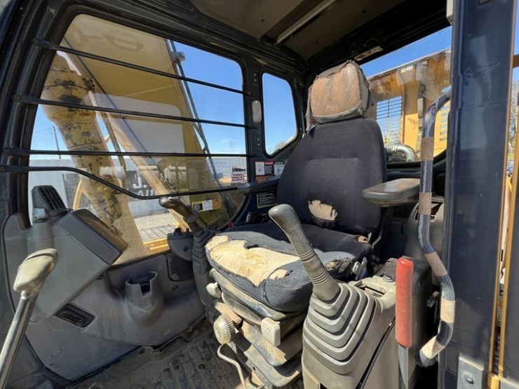 2008-deere-120c-image-31