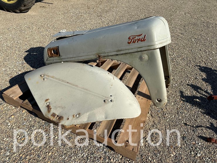 2105-ford-8n-image-9