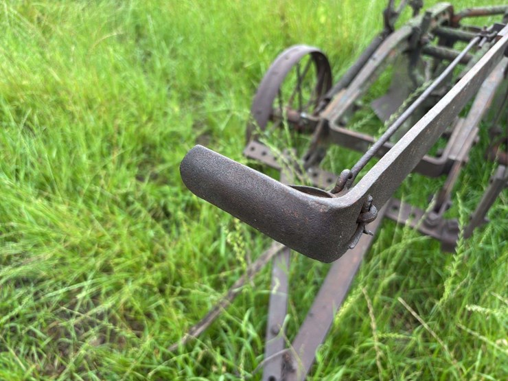 2-bottom-14”-pull-type-plow-image-16