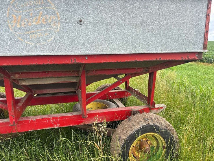 heider-gravity-box-and-john-deere-running-gear-image-27