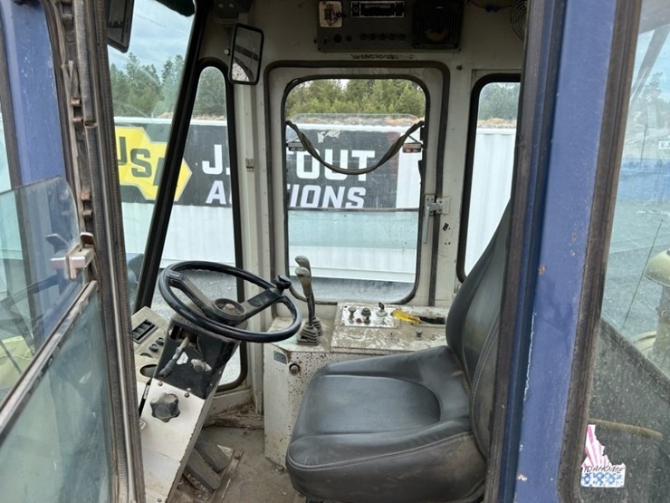 kobelco-lk1150-ii-wheel-loader-image-11