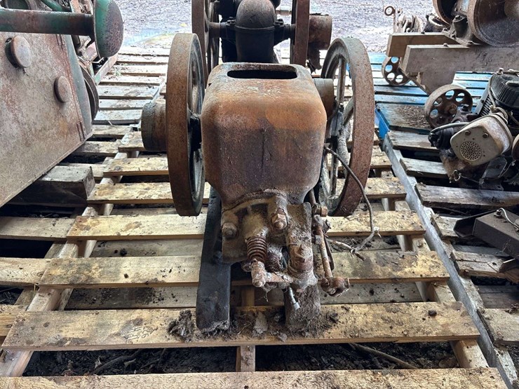 john-deere-model-e-1.5-hp-engine-image-2
