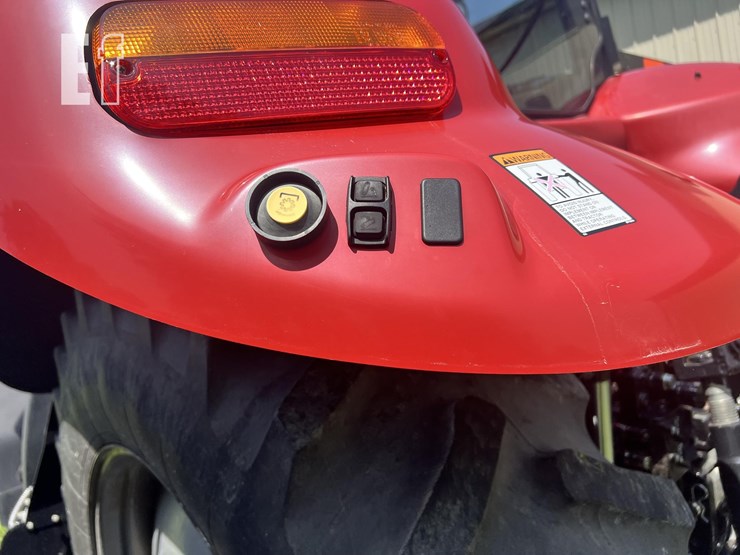 2010-case-ih-magnum-215-image-33