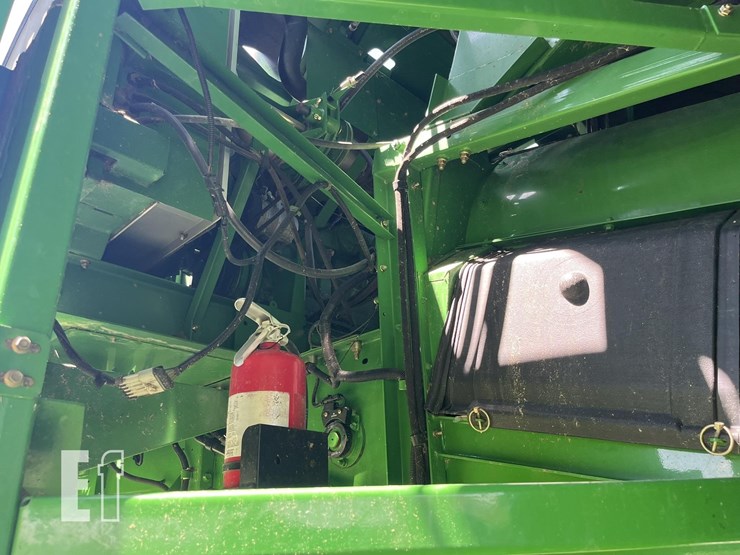 2005-john-deere-9560-sts-image-37