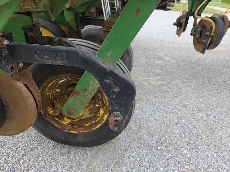 john-deere-7200-image-26