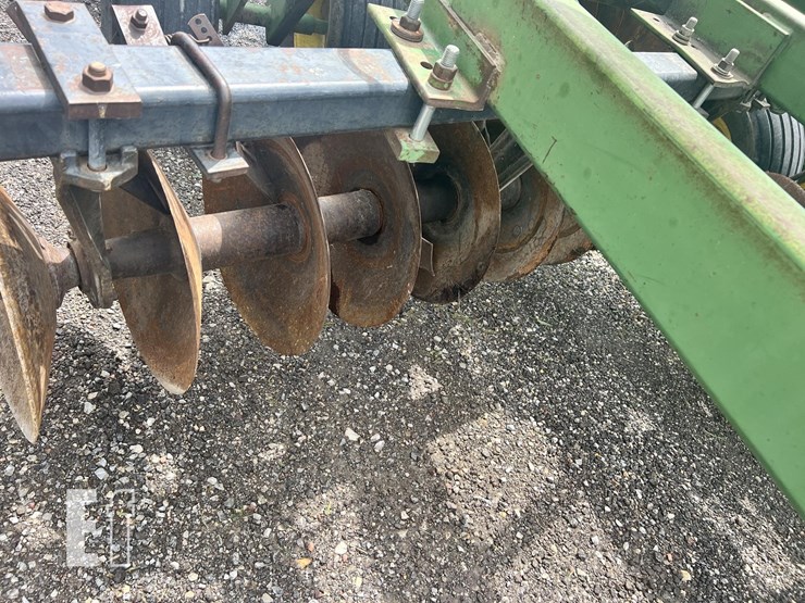 john-deere-230-image-6