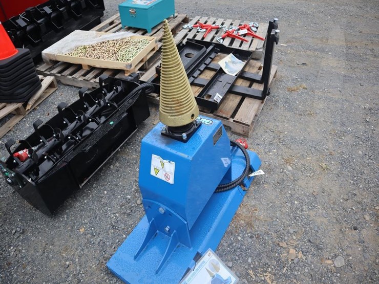 future-skid-steer-log-splitter-image-3